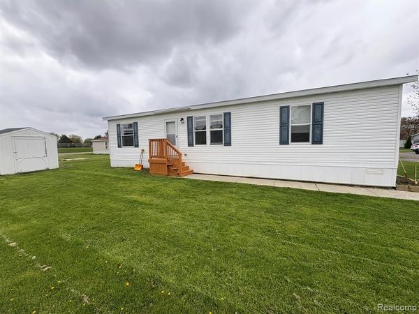 3621 Hawthorne Street , Clarkston, MI 48348