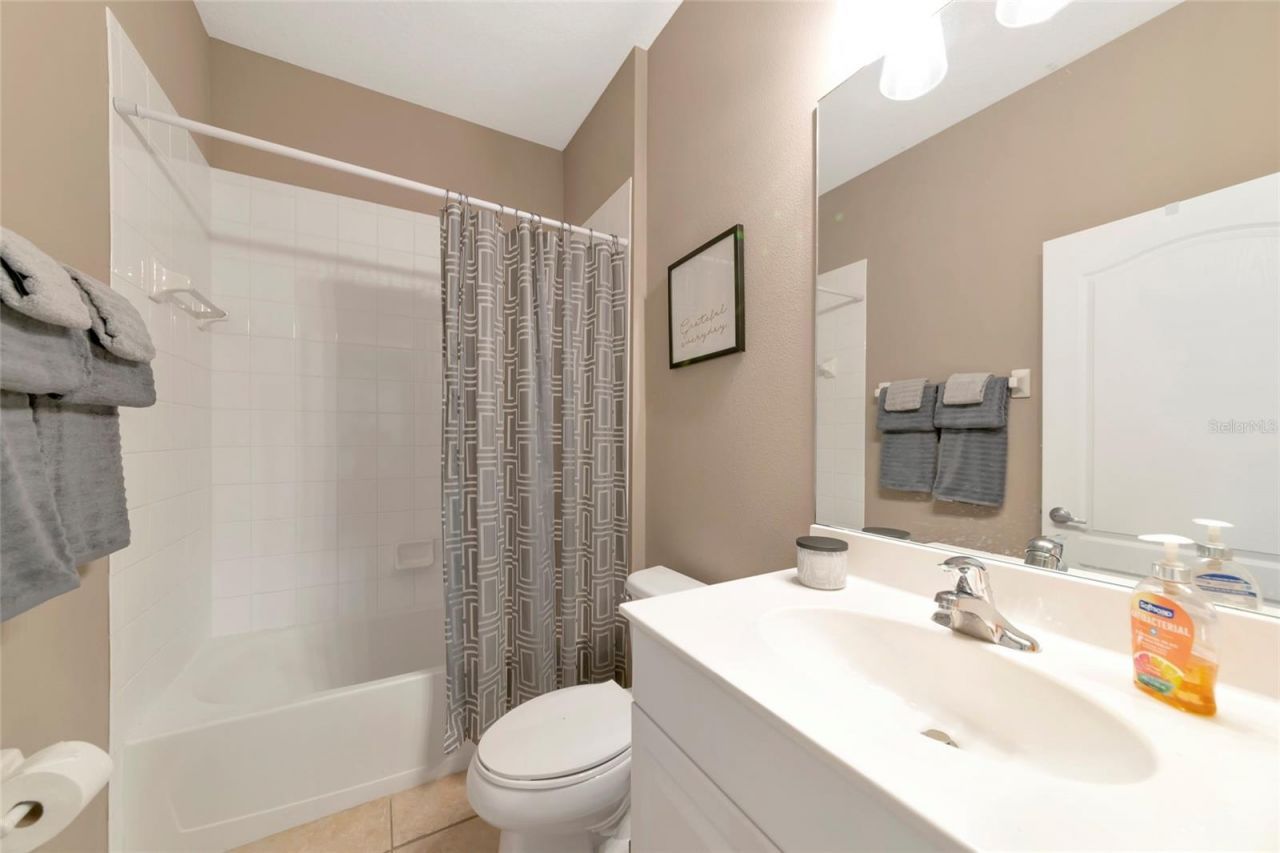 4930 Newport News Circle , Bradenton, FL 34211 Photo