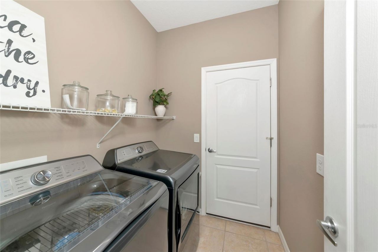 4930 Newport News Circle , Bradenton, FL 34211 Photo