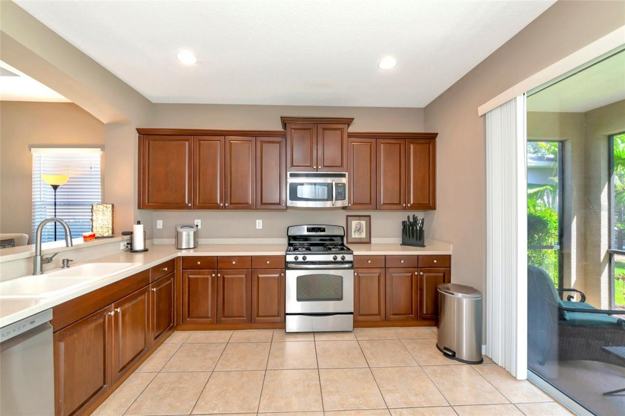 4930 Newport News Circle , Bradenton, FL 34211 Photo