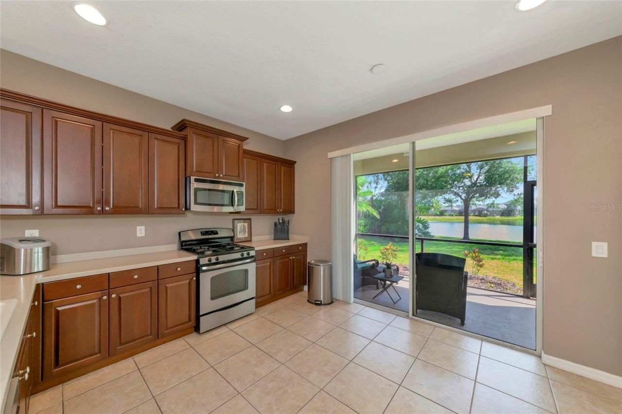 4930 Newport News Circle , Bradenton, FL 34211 Photo