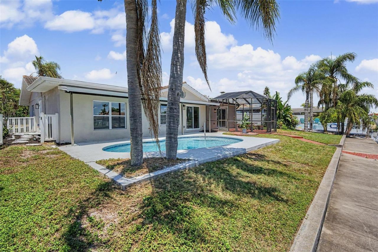 3340 Floramar Terrace, New Port Richey, FL 34652 Photo