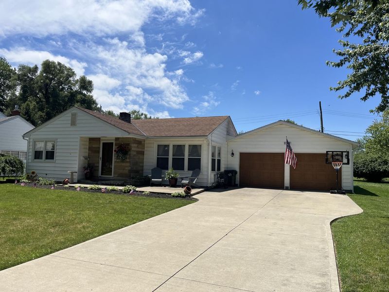 1512 Grimes Circle, Urbana, OH 43078 Photo 2