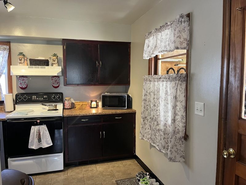 1512 Grimes Circle, Urbana, OH 43078 Photo 9