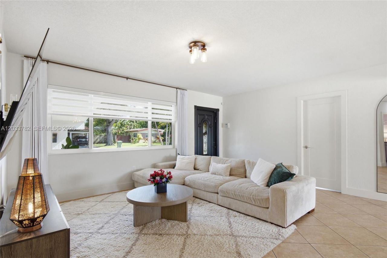 7151 SW 14th St, Pembroke Pines, FL 33023 Photo