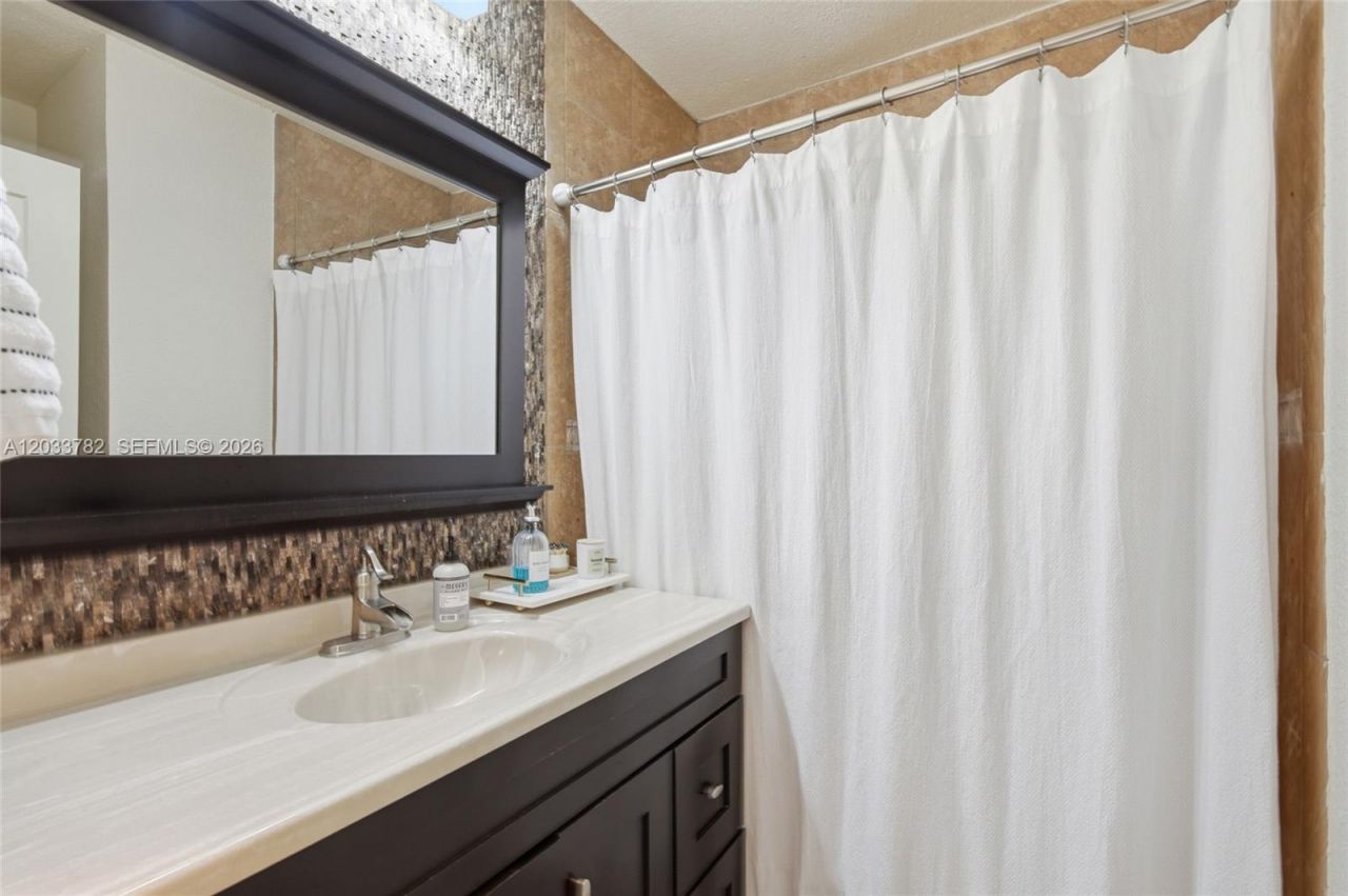 7151 SW 14th St, Pembroke Pines, FL 33023 Photo