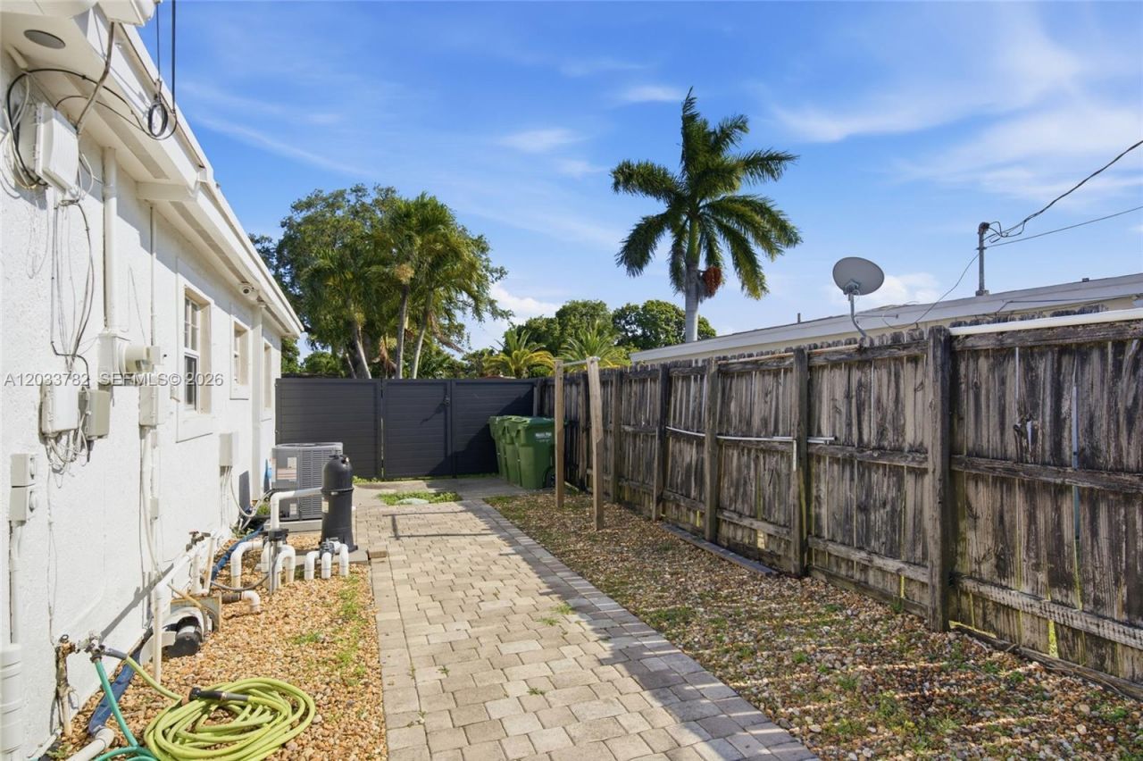 7151 SW 14th St, Pembroke Pines, FL 33023 Photo