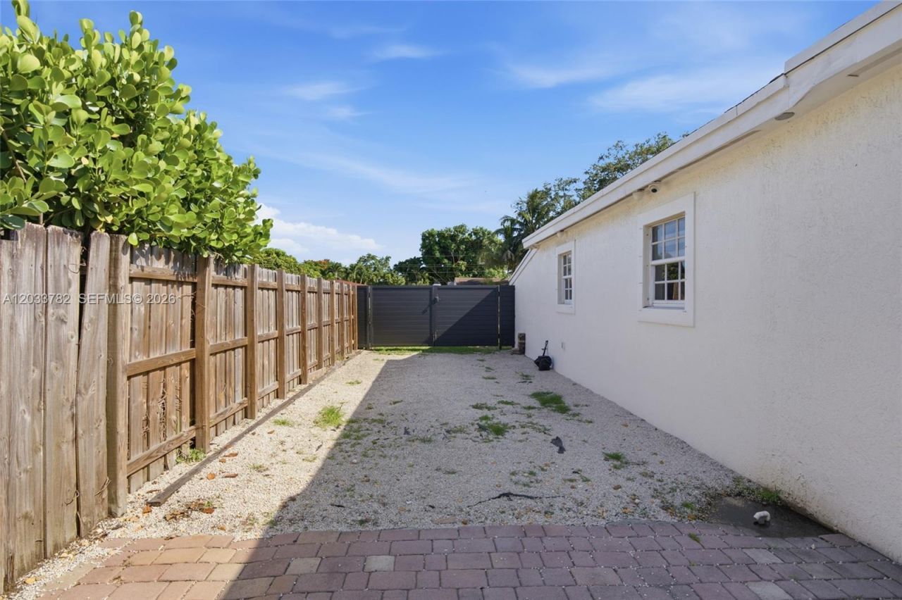 7151 SW 14th St, Pembroke Pines, FL 33023 Photo