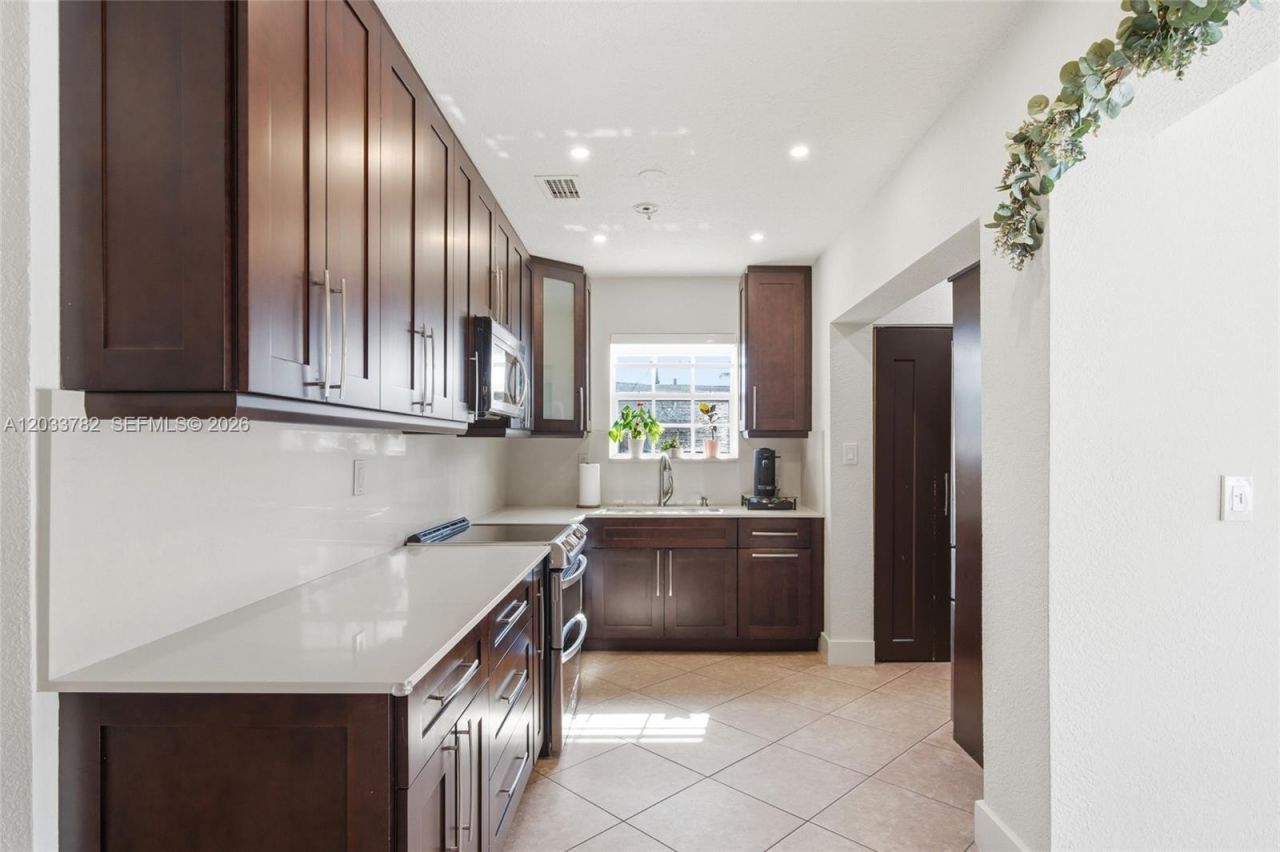 7151 SW 14th St, Pembroke Pines, FL 33023 Photo