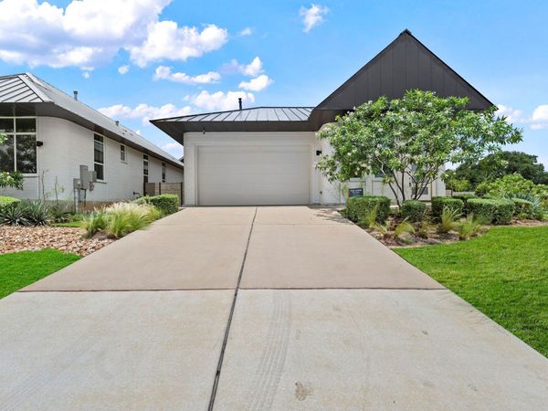 121 Rough Creek RD , Georgetown, TX 78628