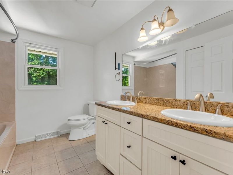 20685 Chestnut Drive, Strongsville, OH 44149 Photo 27