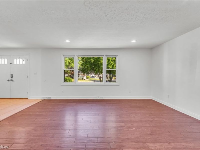 20685 Chestnut Drive, Strongsville, OH 44149 Photo 9