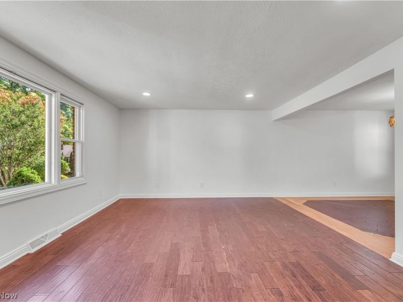 20685 Chestnut Drive , Strongsville, OH 44149 Photo 9