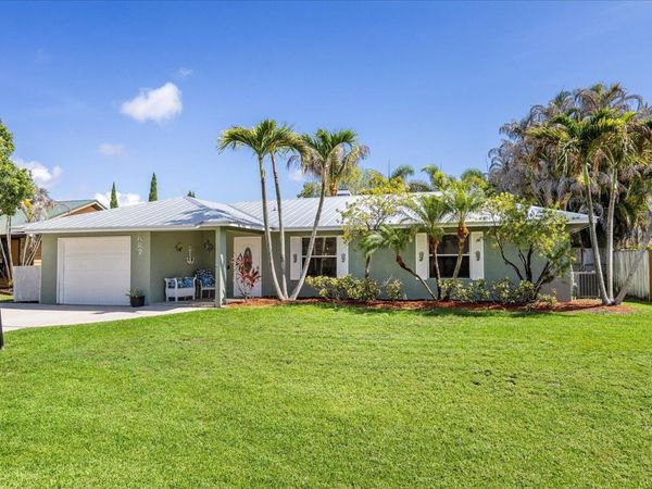 687 NE Maranta, Jensen Beach, FL 34957