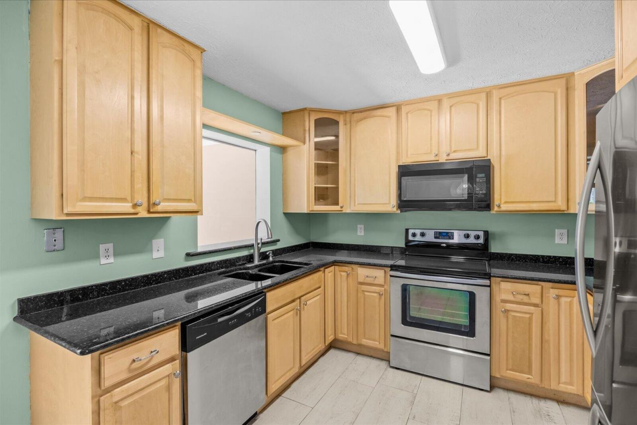 687 NE Maranta, Jensen Beach, FL 34957 Photo