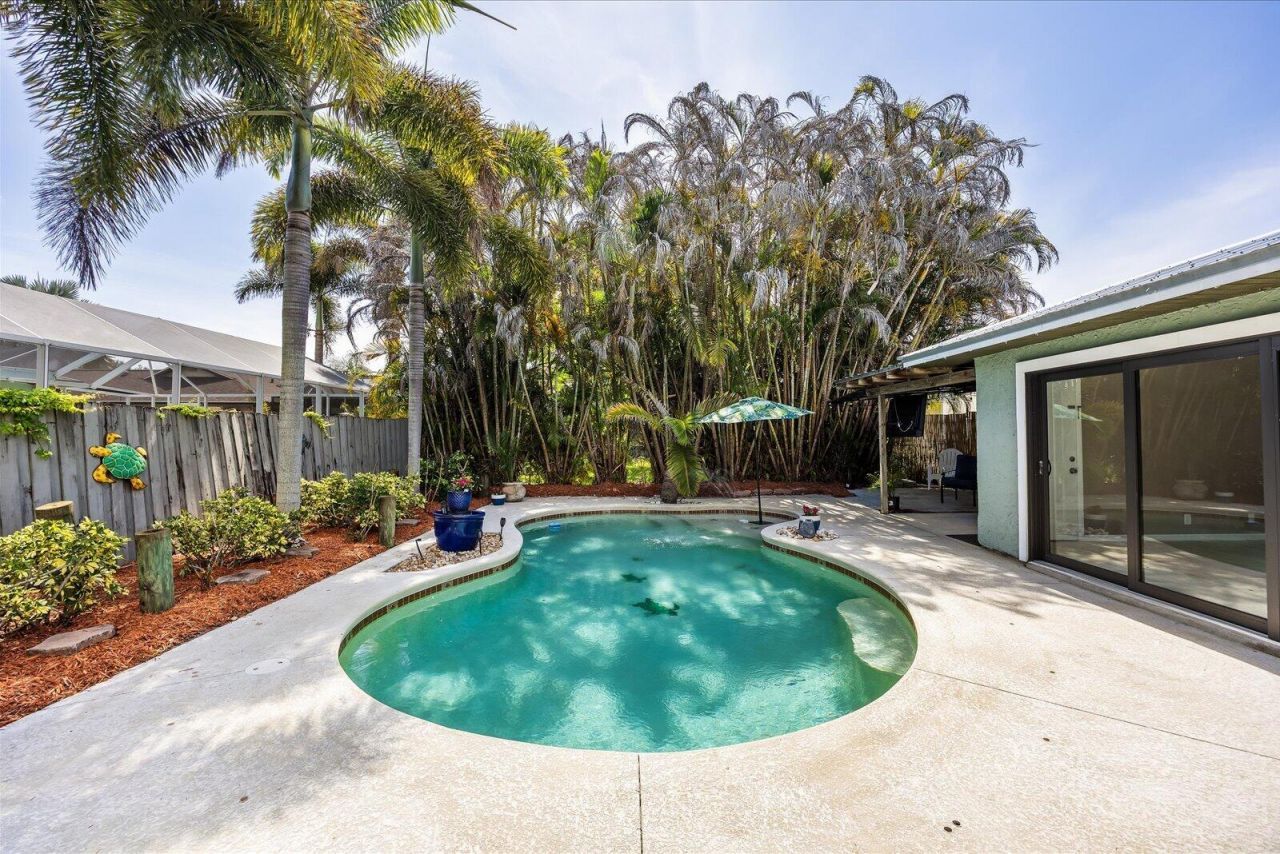 687 NE Maranta, Jensen Beach, FL 34957 Photo