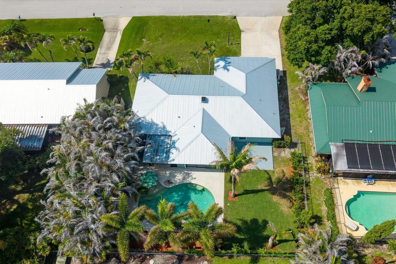 687 NE Maranta, Jensen Beach, FL 34957 Photo