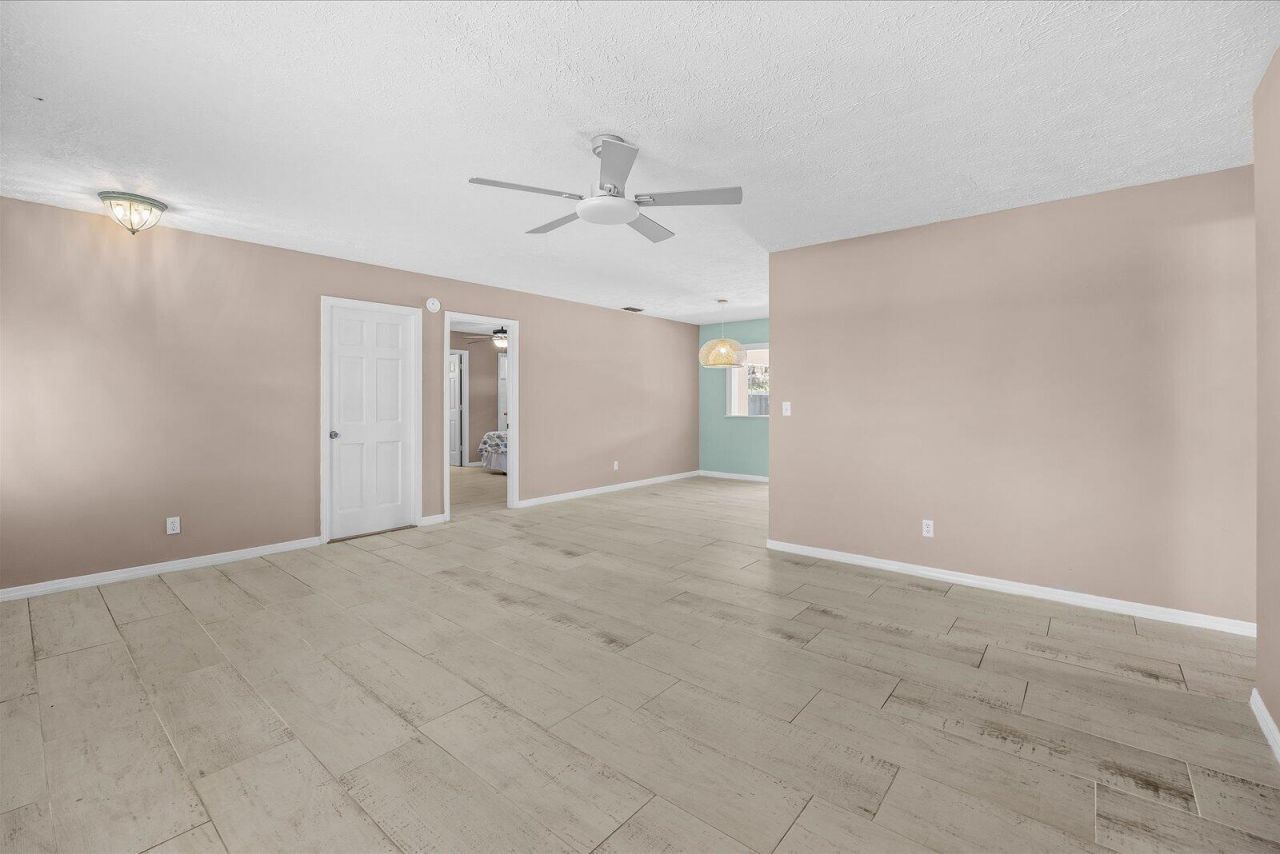 687 NE Maranta, Jensen Beach, FL 34957 Photo