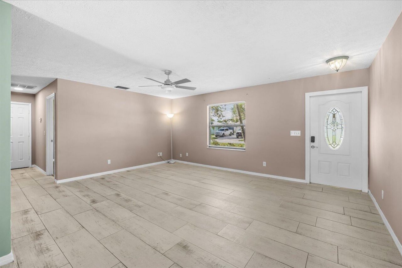 687 NE Maranta, Jensen Beach, FL 34957 Photo