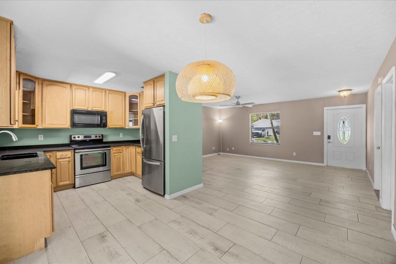 687 NE Maranta, Jensen Beach, FL 34957 Photo