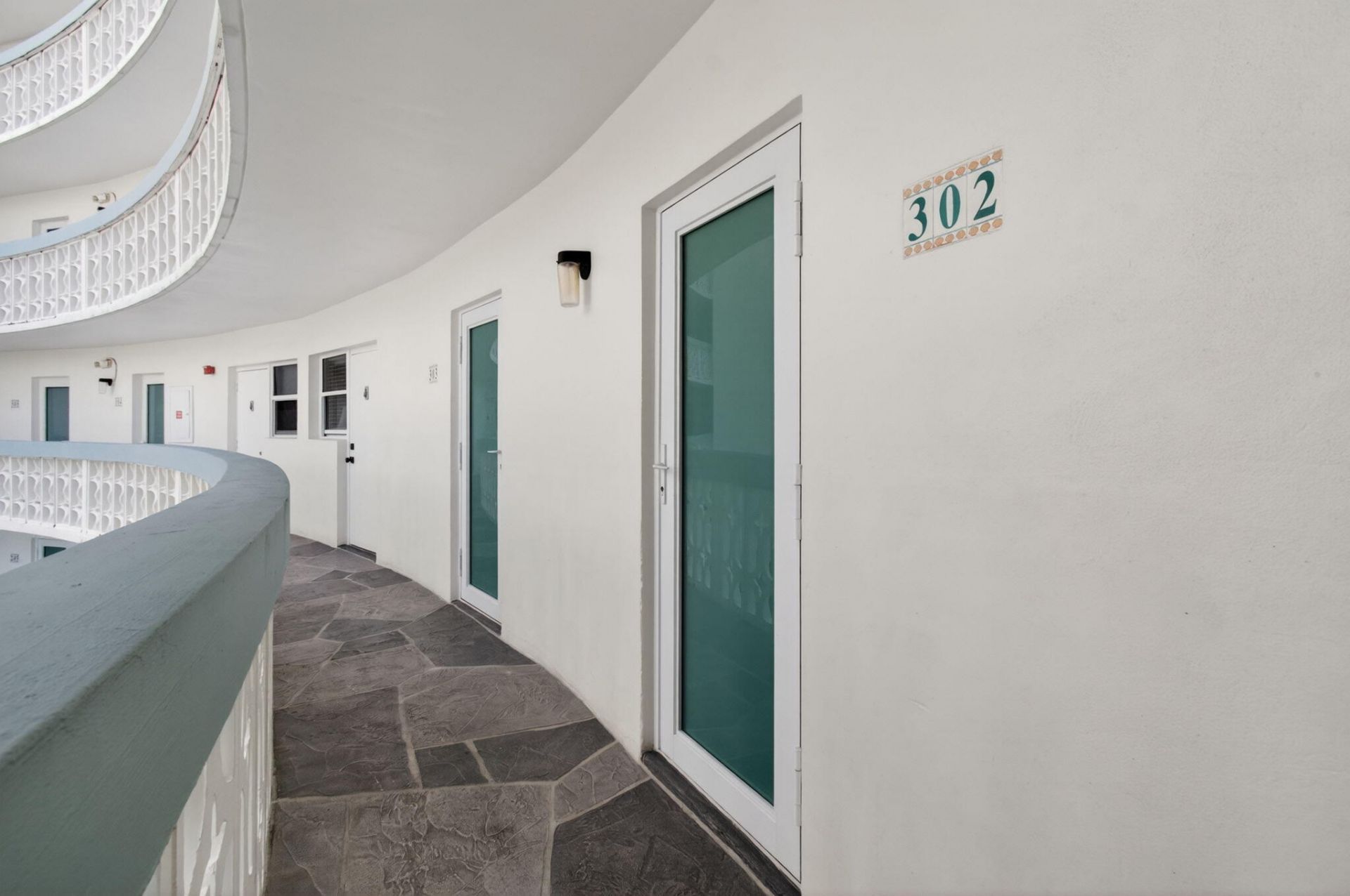 3250 NE 28th Street, Unit 302, Fort Lauderdale, FL 33308 Photo