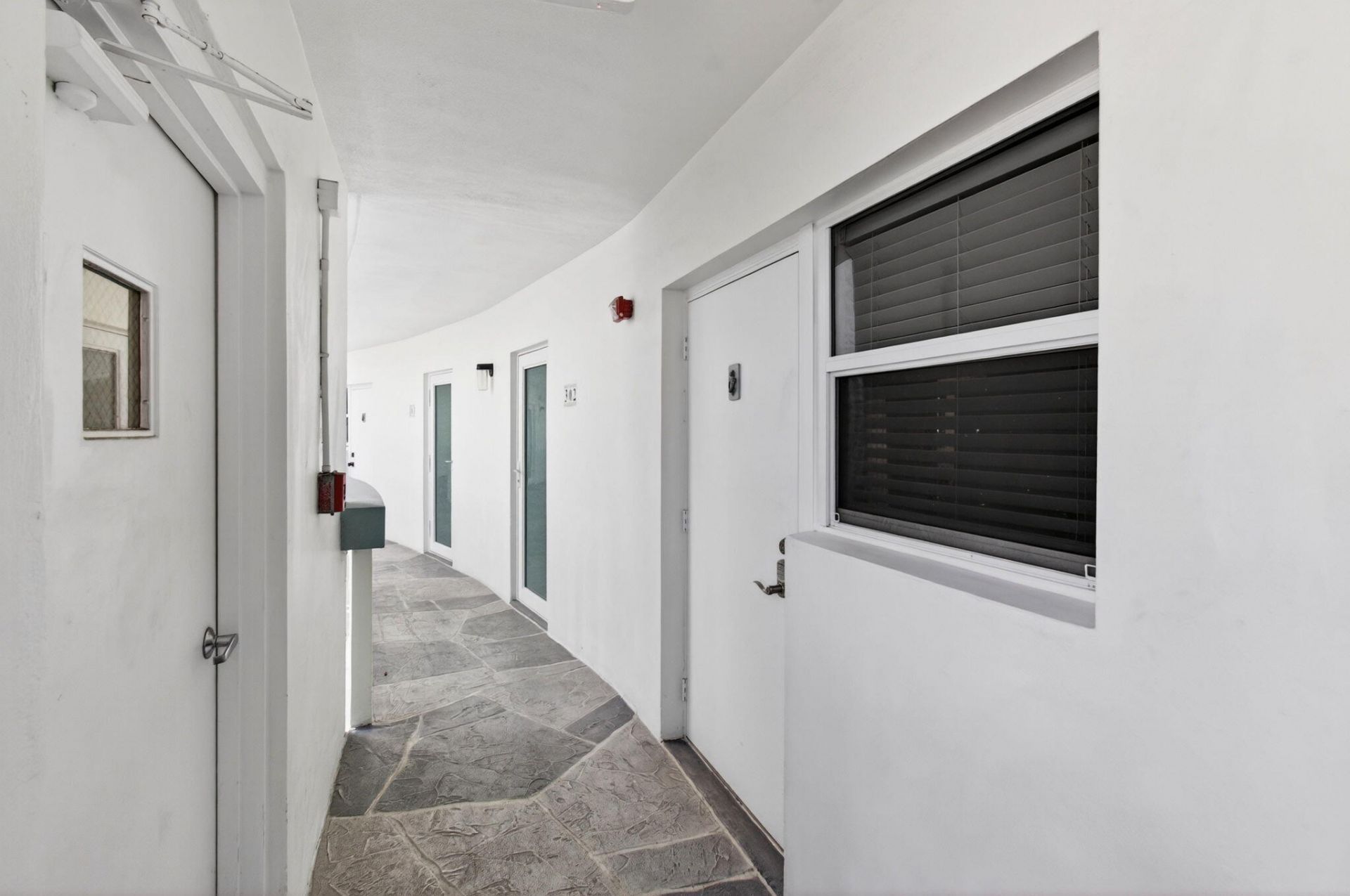 3250 NE 28th Street, Unit 302, Fort Lauderdale, FL 33308 Photo