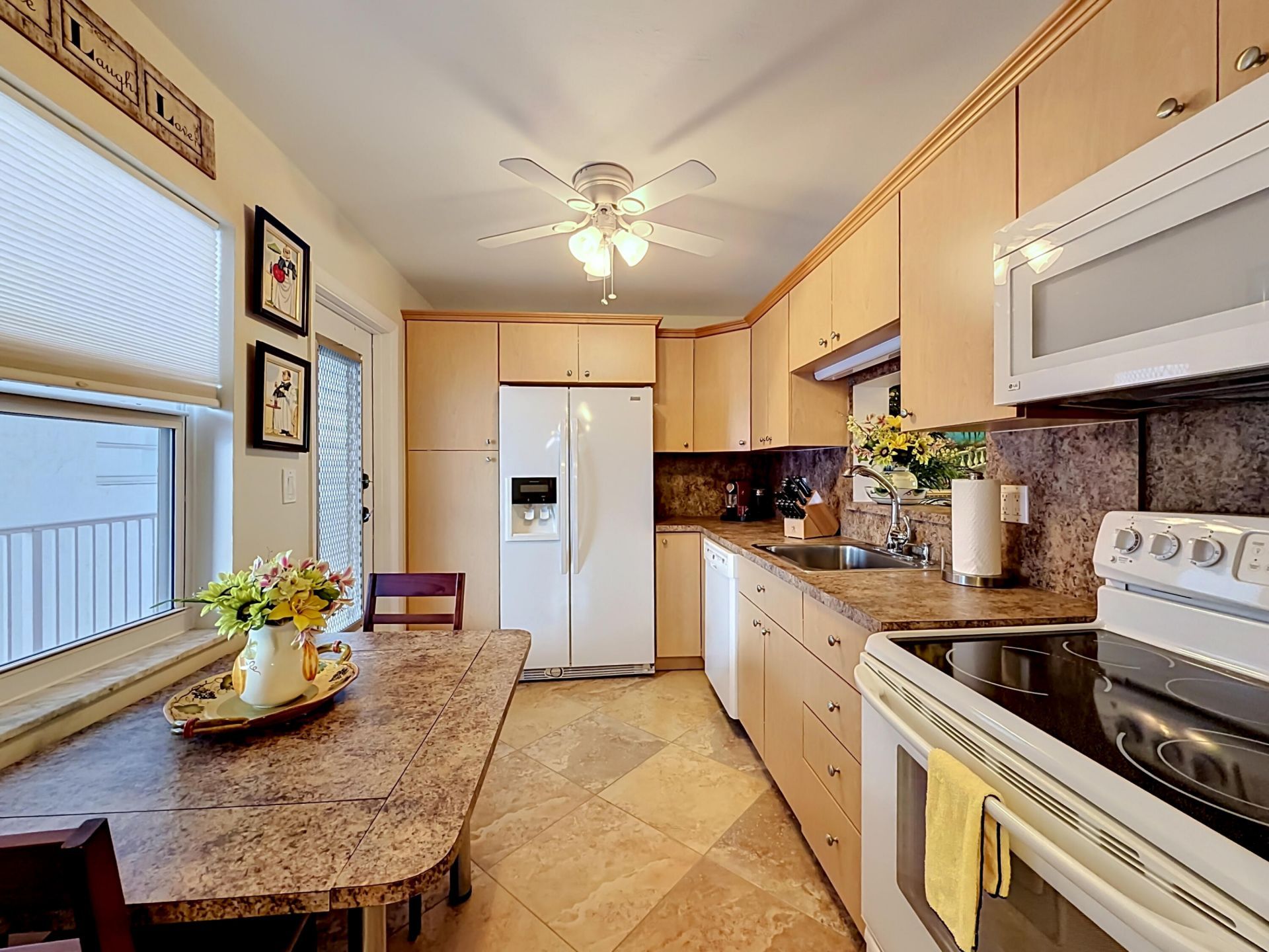 4270 NW 40th Street, Unit 401, Lauderdale Lakes, FL 33319 Photo