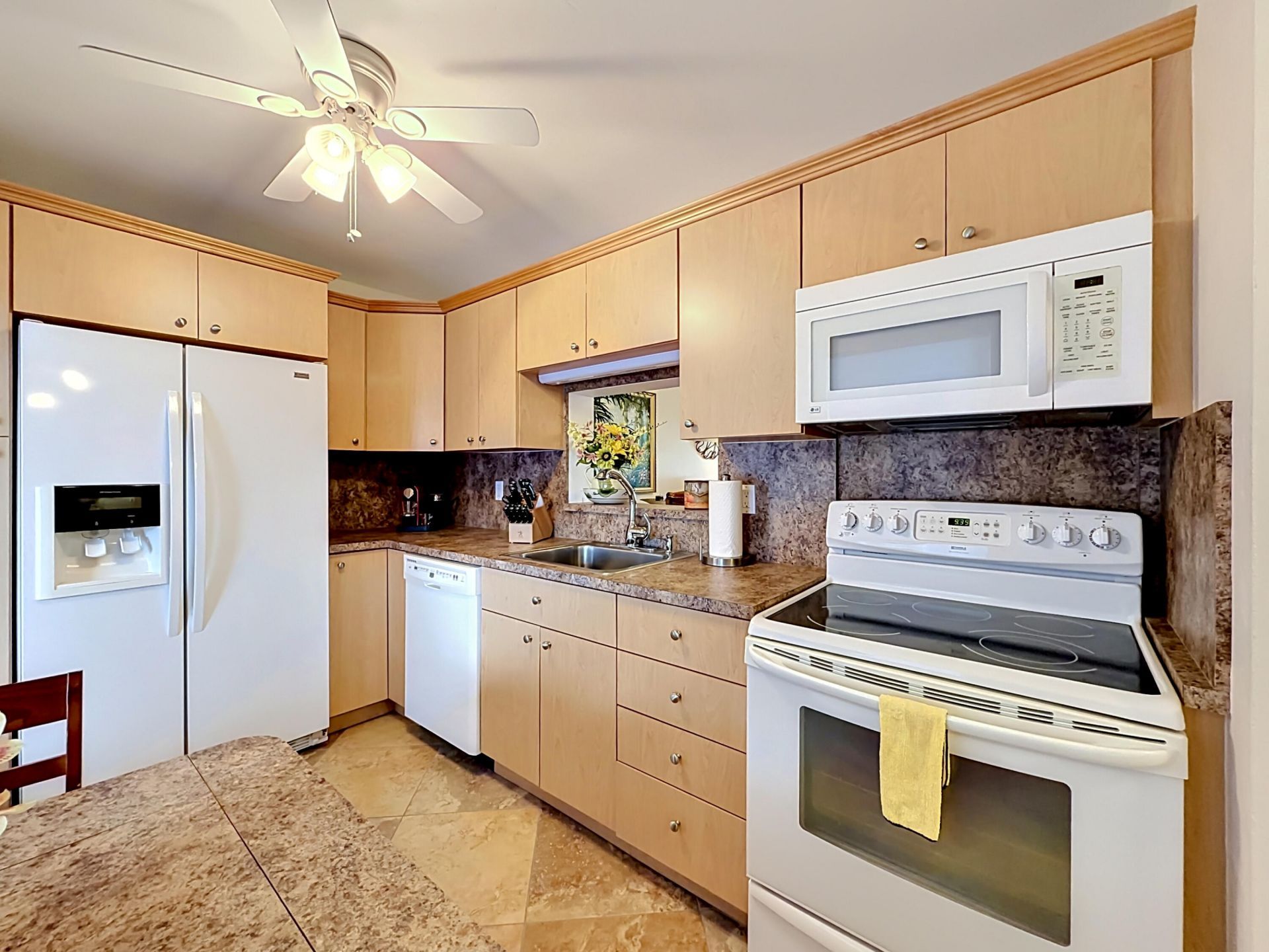 4270 NW 40th Street, Unit 401, Lauderdale Lakes, FL 33319 Photo