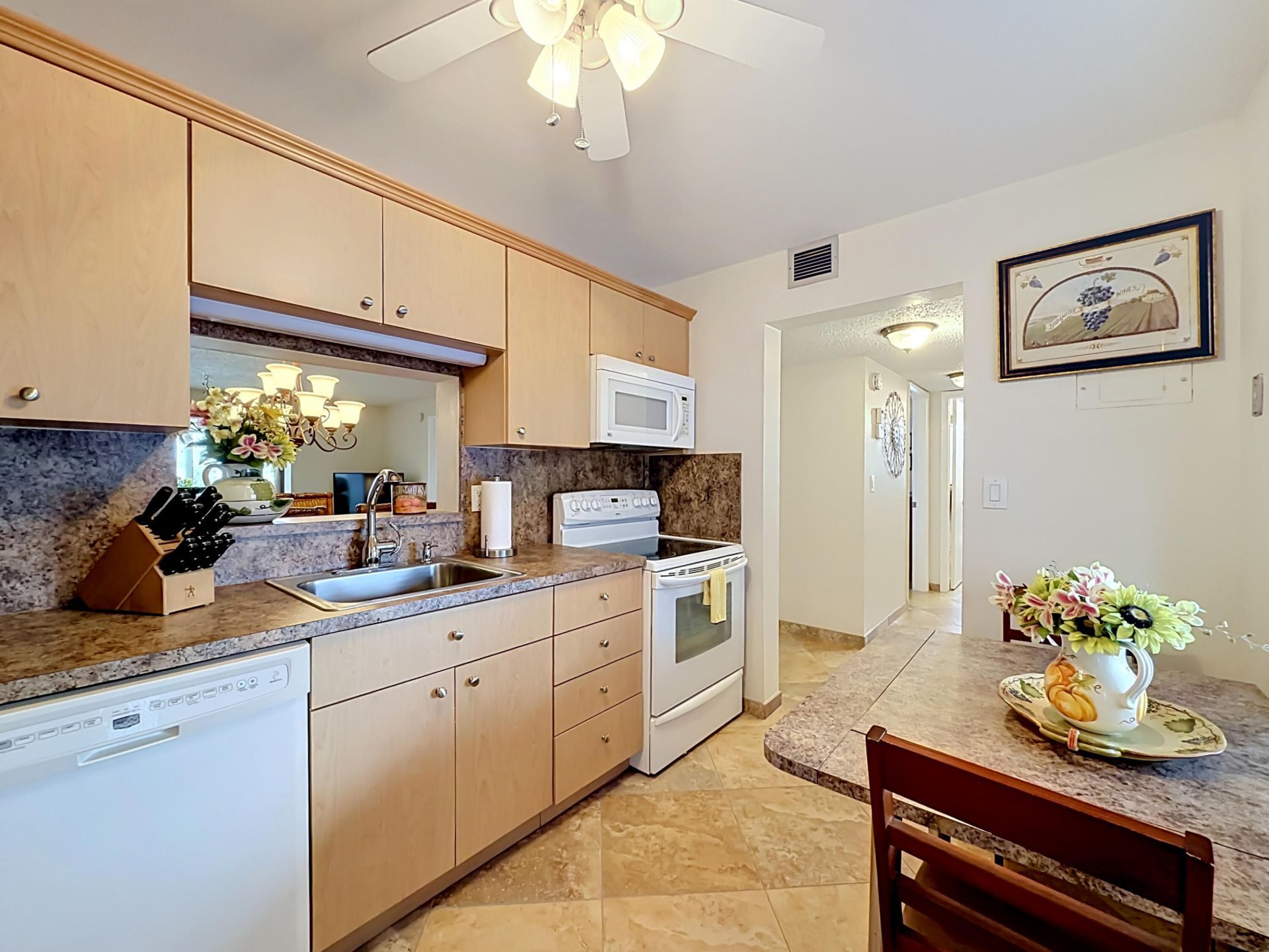 4270 NW 40th Street, Unit 401, Lauderdale Lakes, FL 33319 Photo
