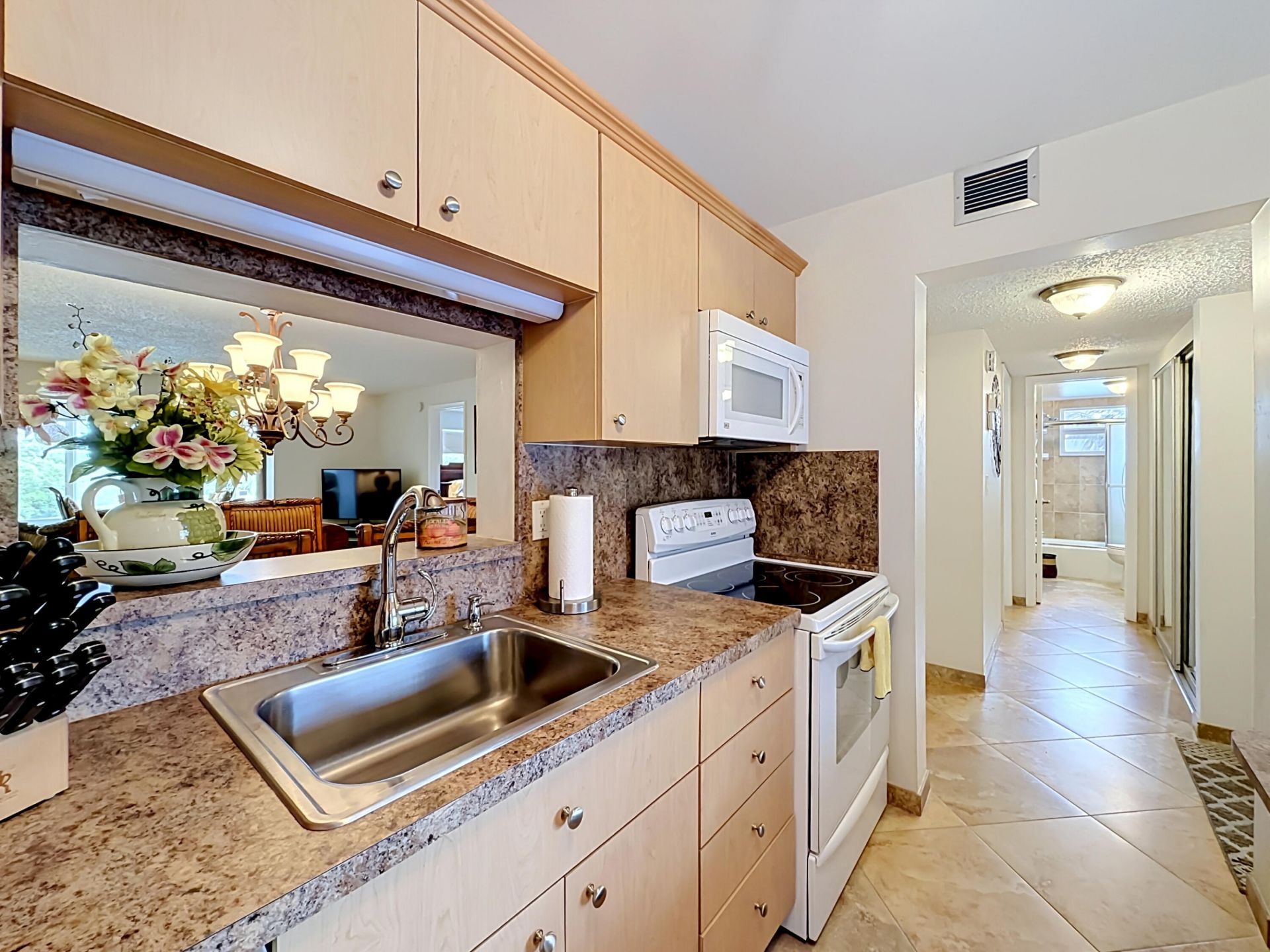 4270 NW 40th Street, Unit 401, Lauderdale Lakes, FL 33319 Photo