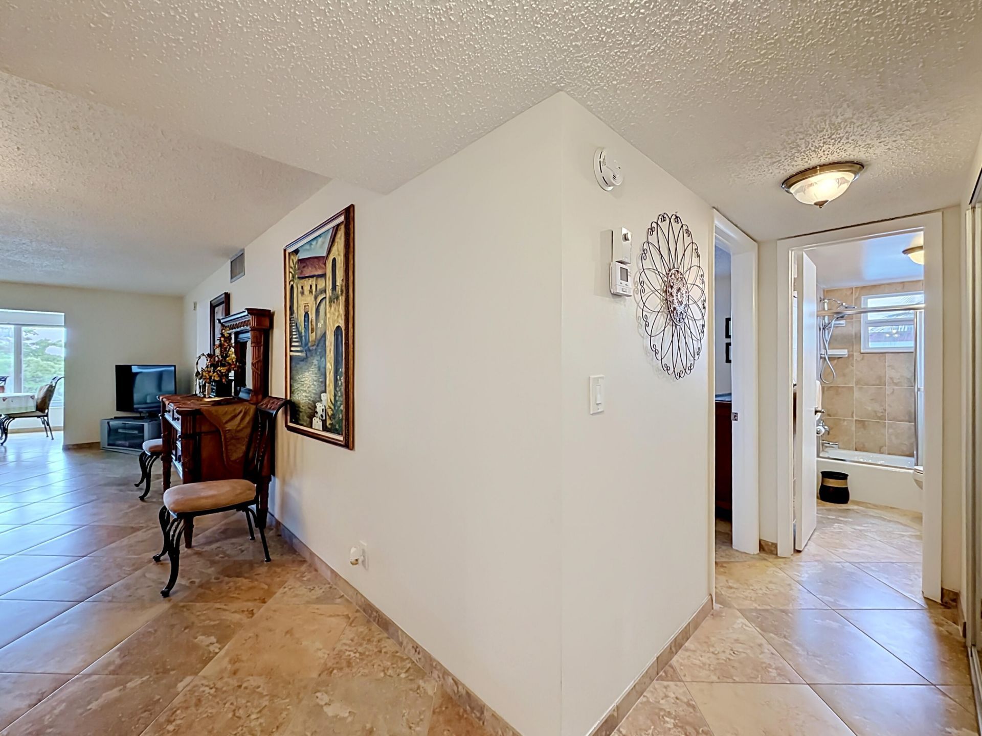 4270 NW 40th Street, Unit 401, Lauderdale Lakes, FL 33319 Photo