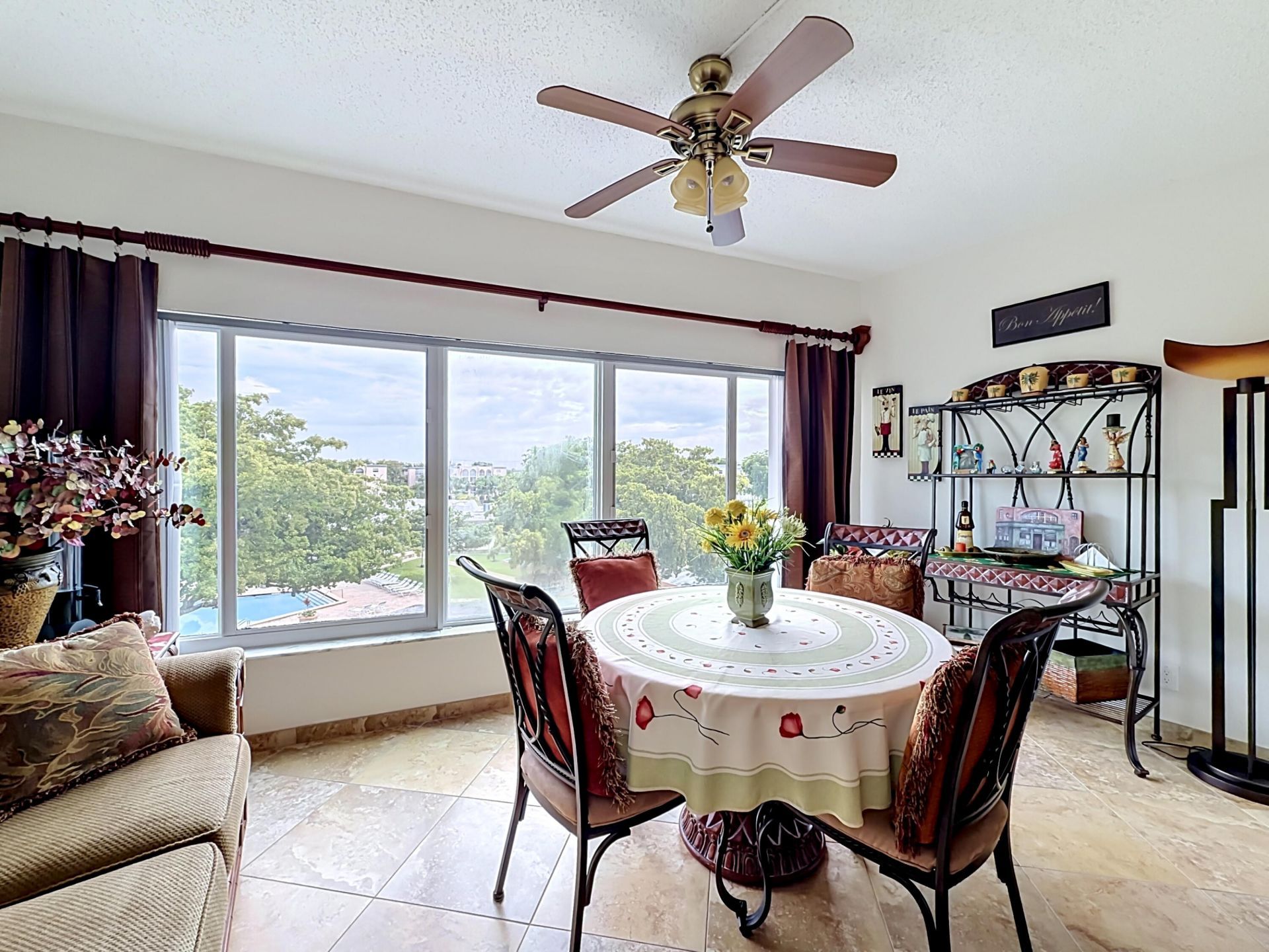 4270 NW 40th Street, Unit 401, Lauderdale Lakes, FL 33319 Photo