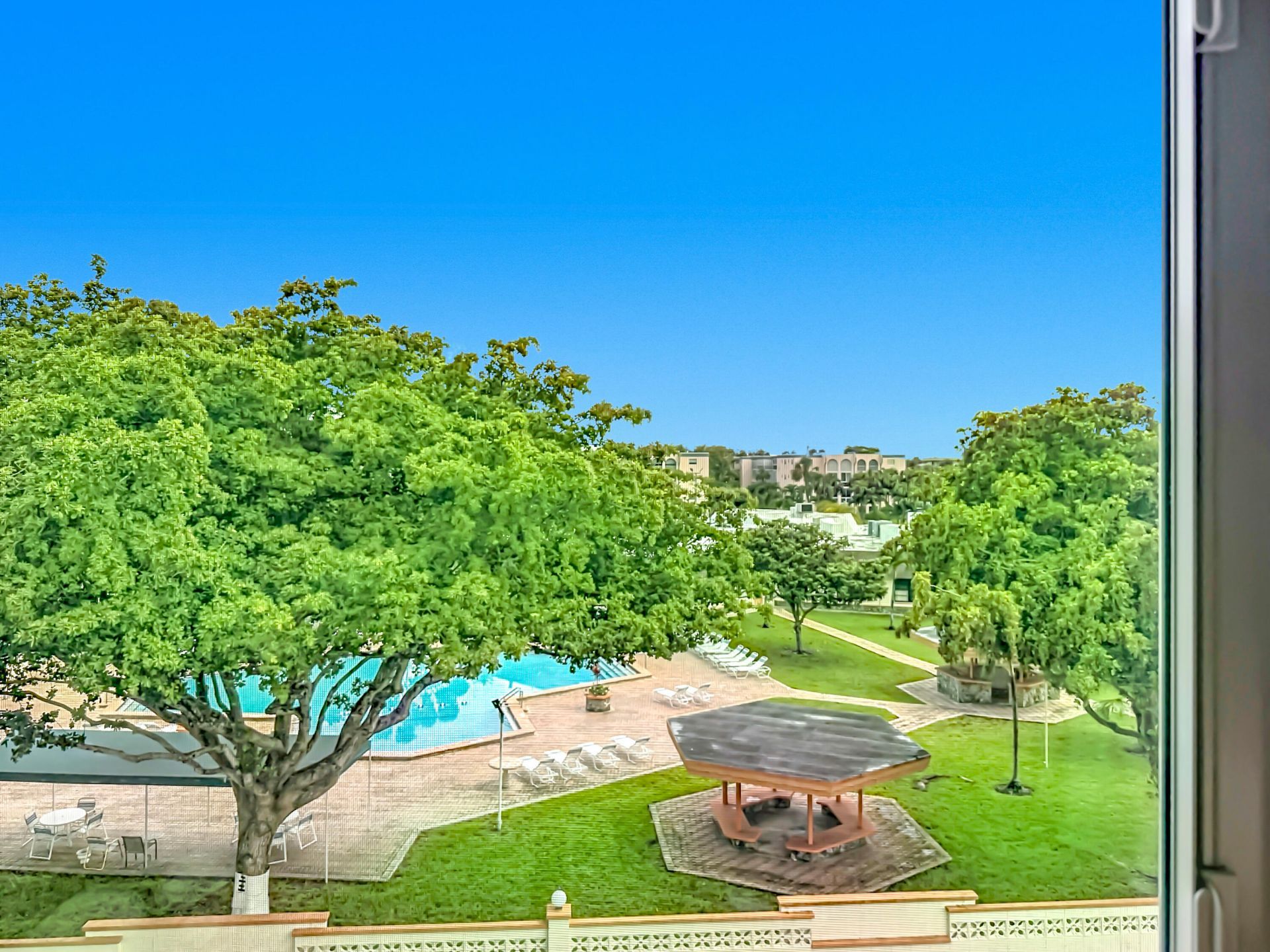 4270 NW 40th Street, Unit 401, Lauderdale Lakes, FL 33319 Photo