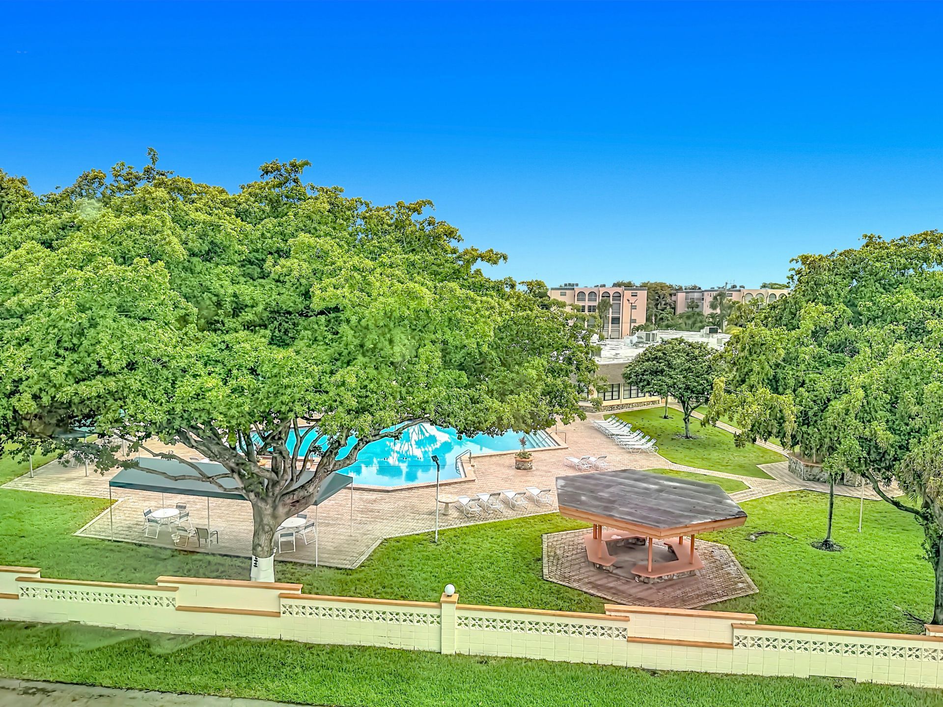 4270 NW 40th Street, Unit 401, Lauderdale Lakes, FL 33319 Photo