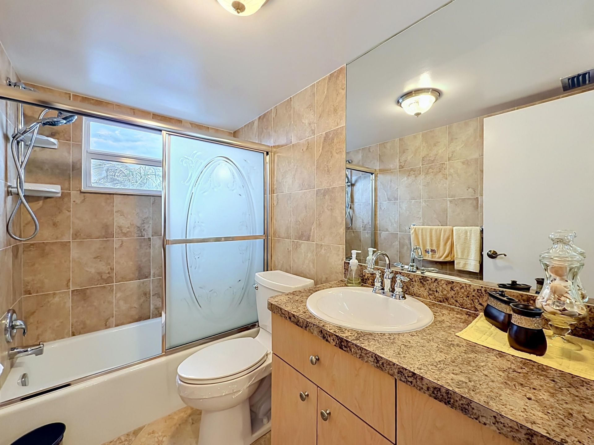 4270 NW 40th Street, Unit 401, Lauderdale Lakes, FL 33319 Photo