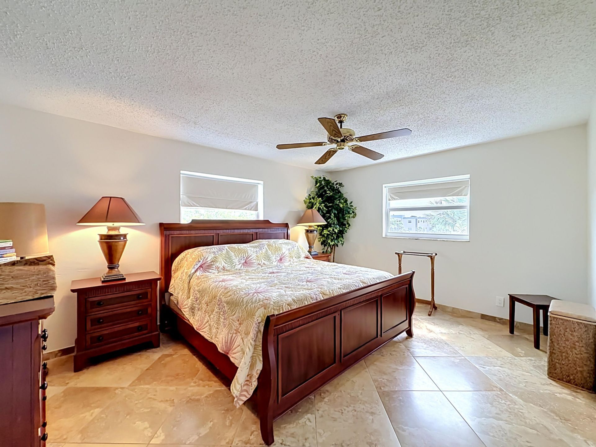 4270 NW 40th Street, Unit 401, Lauderdale Lakes, FL 33319 Photo