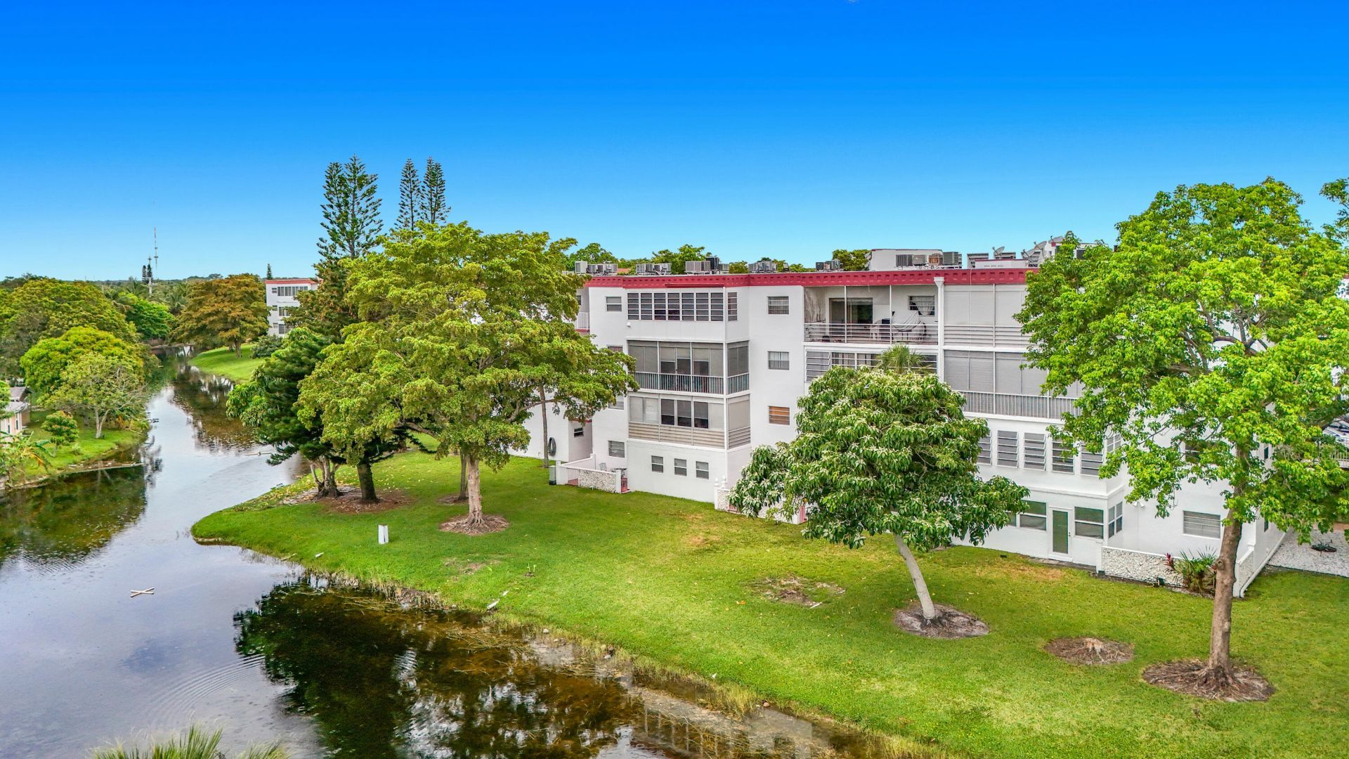 4270 NW 40th Street, Unit 401, Lauderdale Lakes, FL 33319 Photo