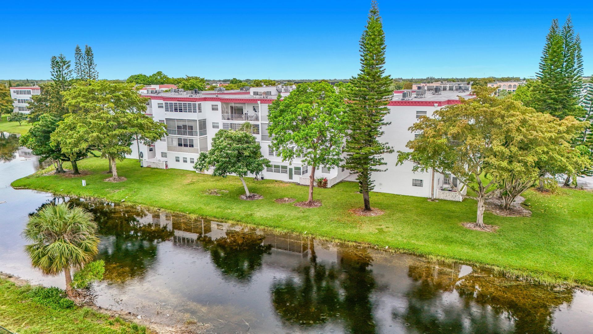 4270 NW 40th Street, Unit 401, Lauderdale Lakes, FL 33319 Photo