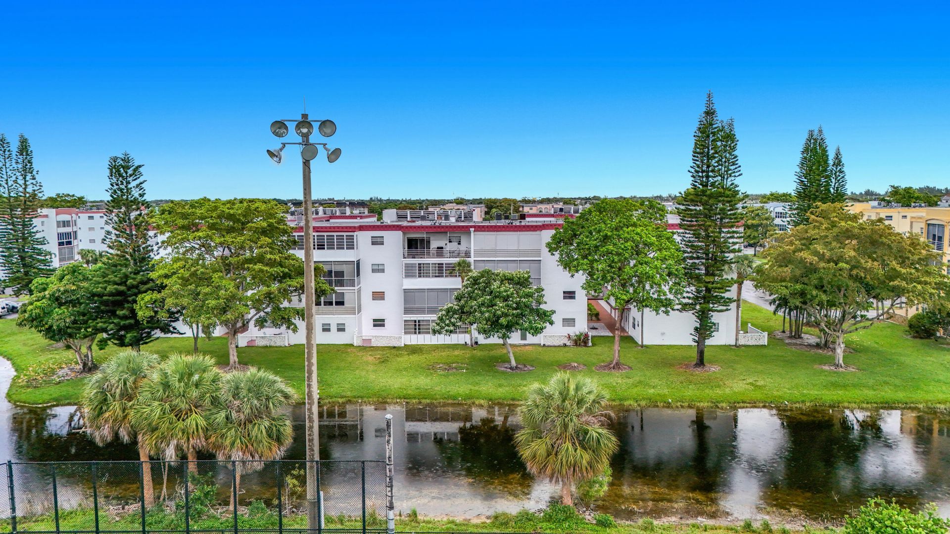 4270 NW 40th Street, Unit 401, Lauderdale Lakes, FL 33319 Photo
