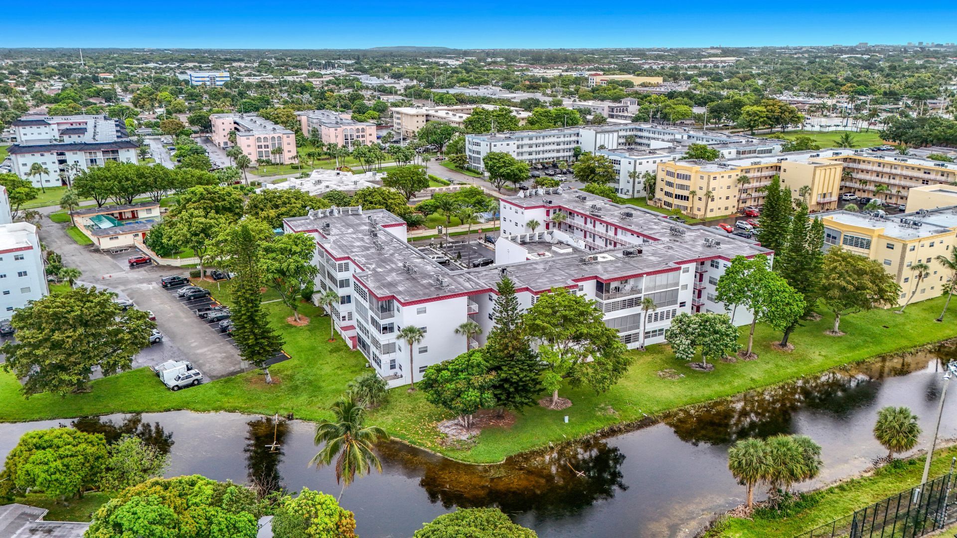 4270 NW 40th Street, Unit 401, Lauderdale Lakes, FL 33319 Photo