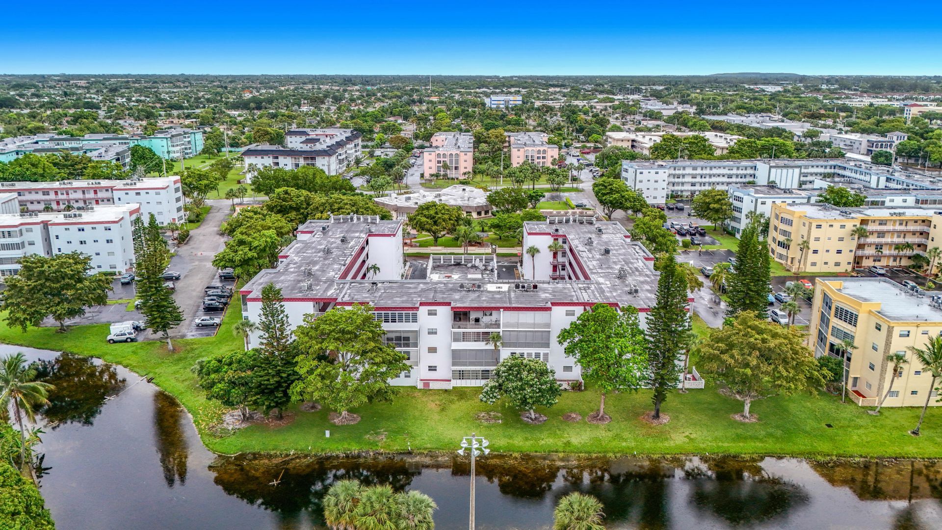 4270 NW 40th Street, Unit 401, Lauderdale Lakes, FL 33319 Photo