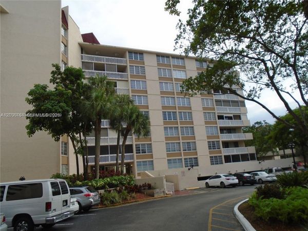 6921 Environ Blvd , Unit 4P, Lauderhill, FL 33319