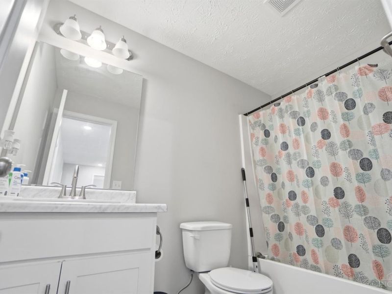 2224 Pine Valley Drive, Hamilton, OH 45013 Photo 40