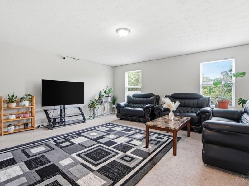 2224 Pine Valley Drive, Hamilton, OH 45013 Photo 9
