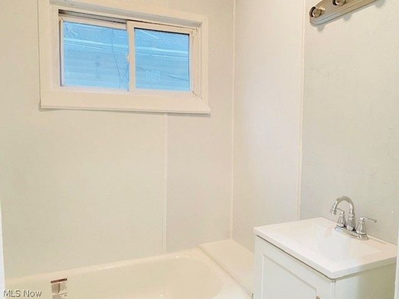 3524 E 138th Street, Cleveland, OH 44120 Photo 8