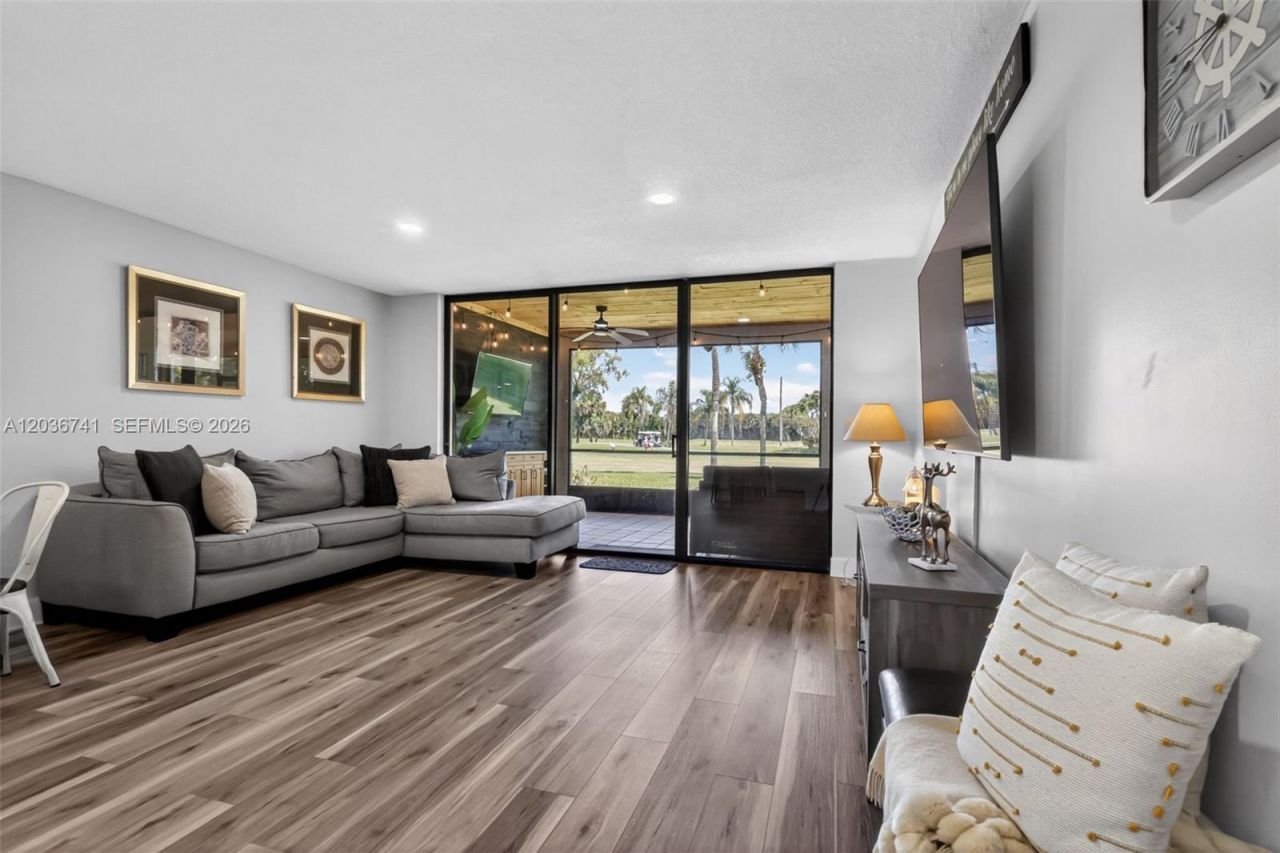 4427 Luxemburg Ct, Lake Worth, FL 33467 Photo