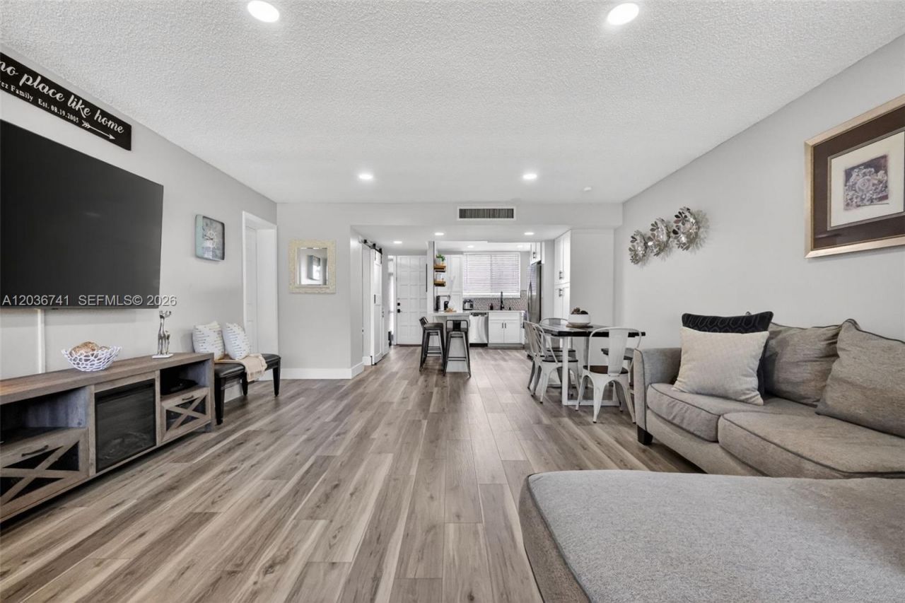 4427 Luxemburg Ct, Lake Worth, FL 33467 Photo