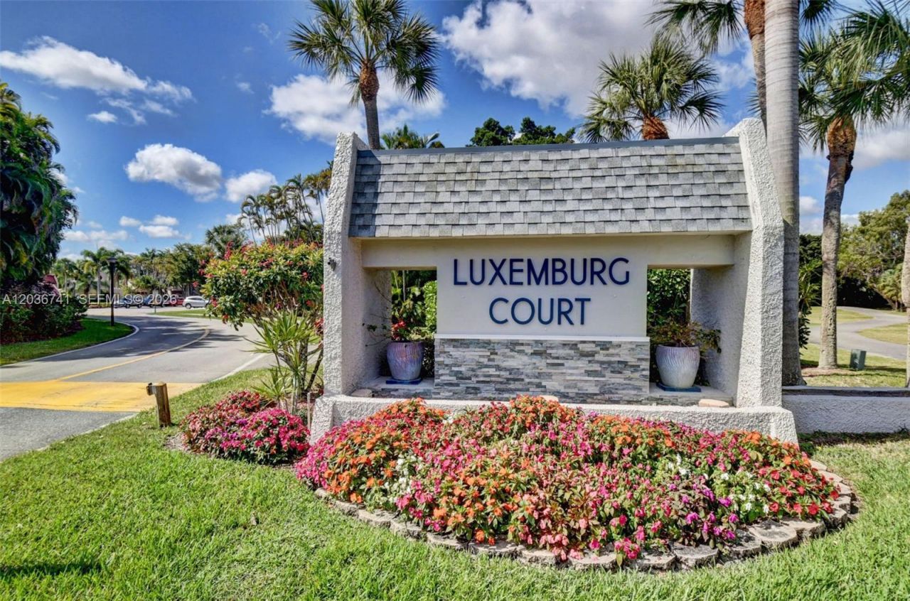 4427 Luxemburg Ct, Lake Worth, FL 33467 Photo