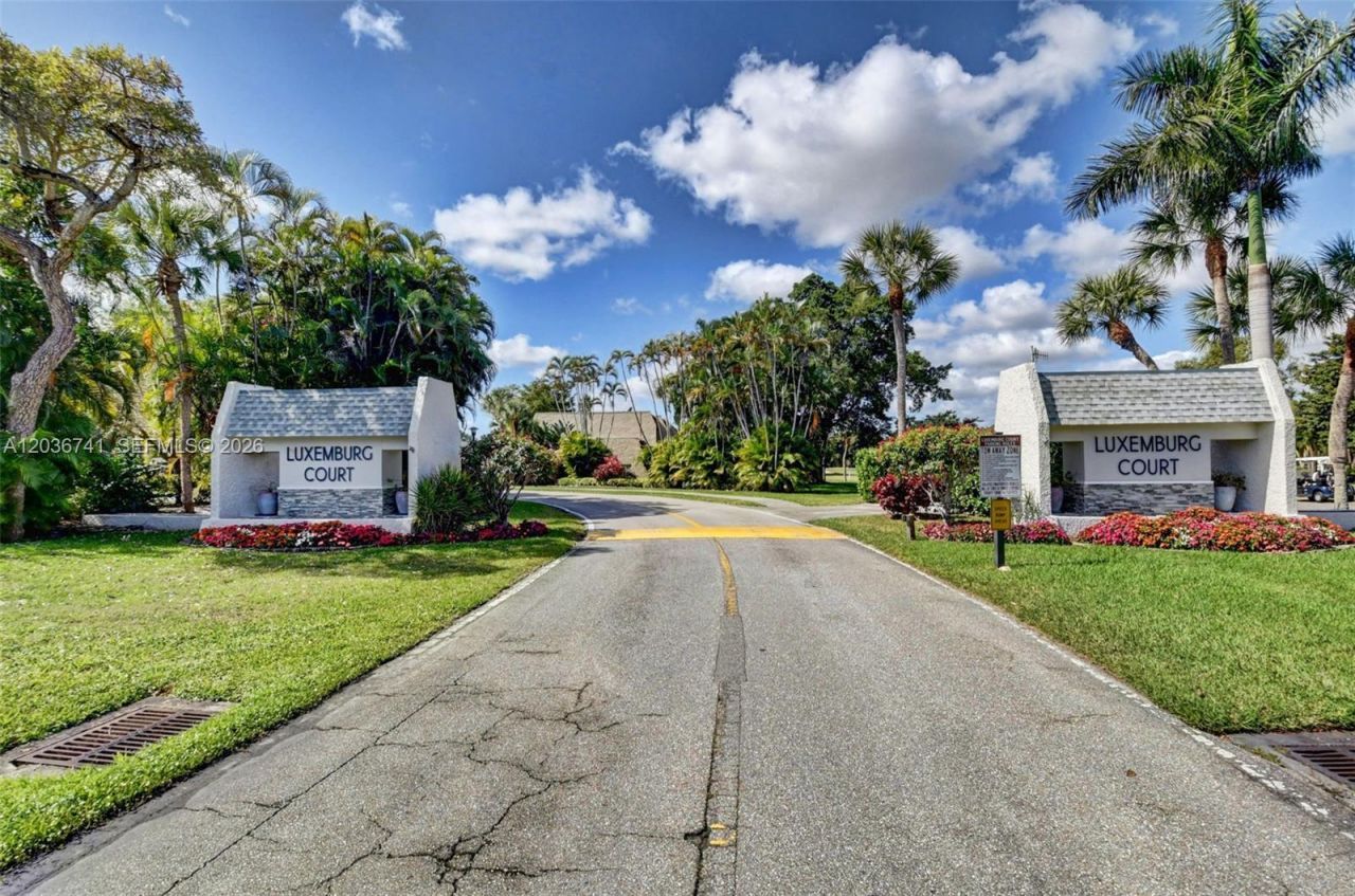 4427 Luxemburg Ct, Lake Worth, FL 33467 Photo
