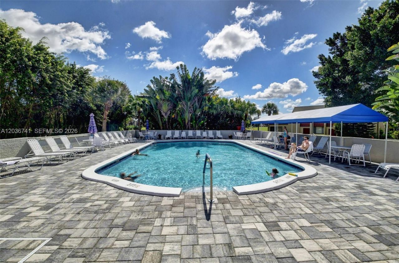 4427 Luxemburg Ct, Lake Worth, FL 33467 Photo
